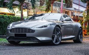 Aston Martin DB9 on Vossen Wheels (VFS5)